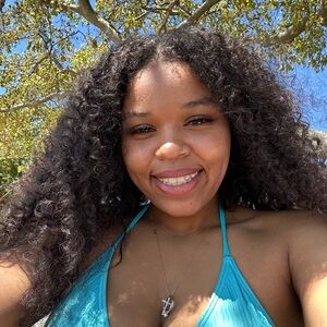 Meet your Posher, Neysha